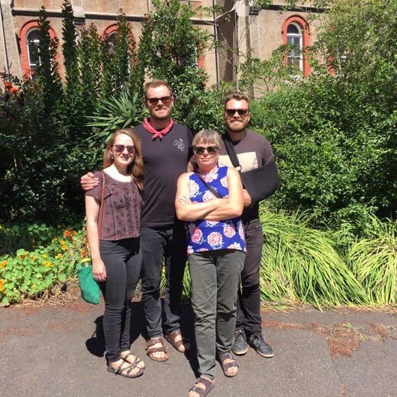 Meet your Posher, Gordina - Picture 1 of 1